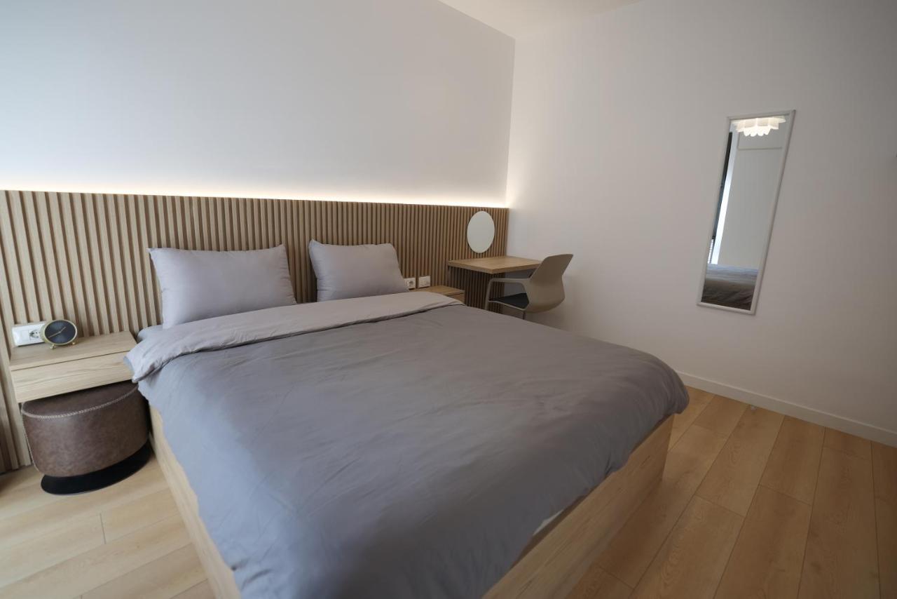 Apollo Apartment By Holistay Tirana Exterior photo