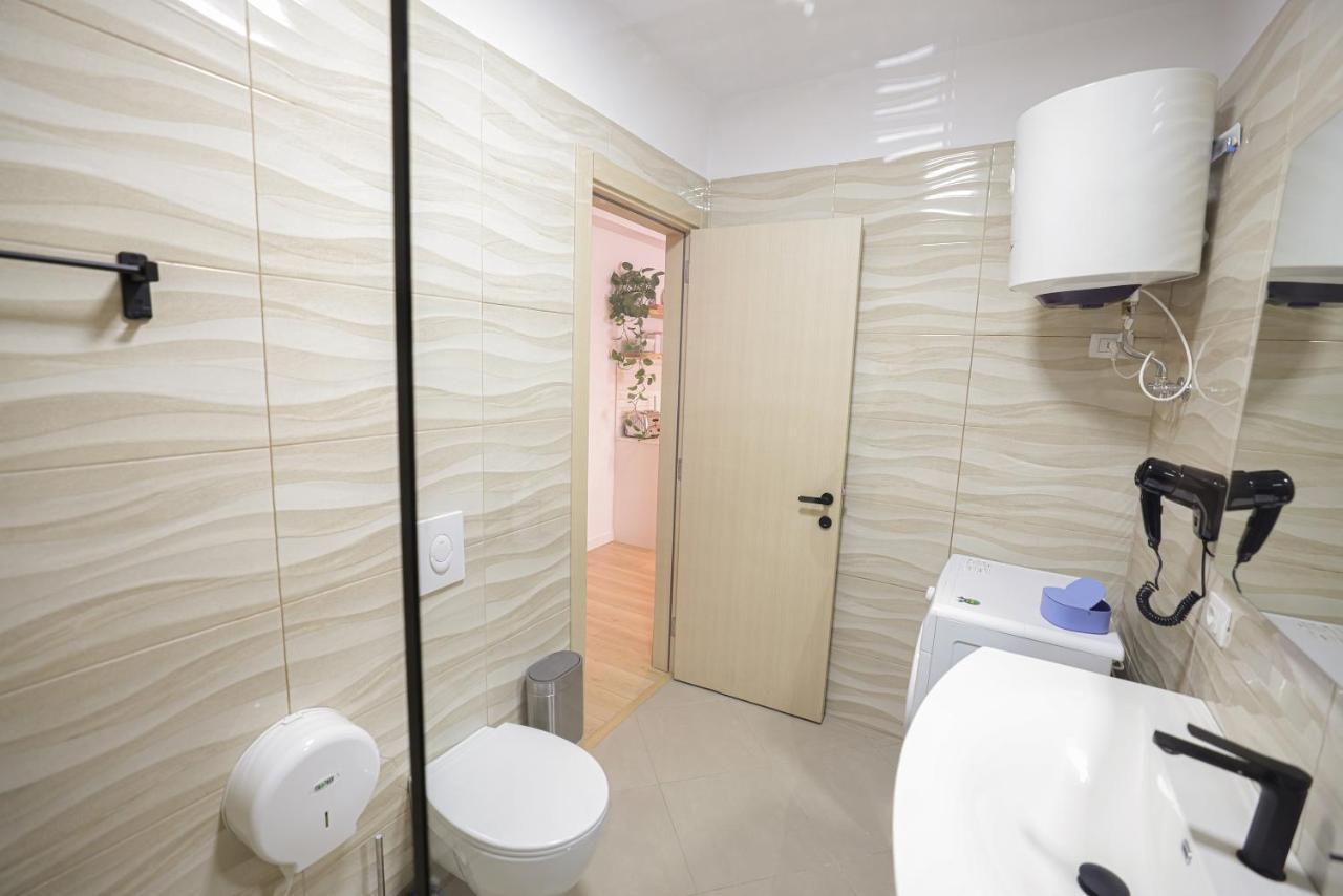 Apollo Apartment By Holistay Tirana Exterior photo